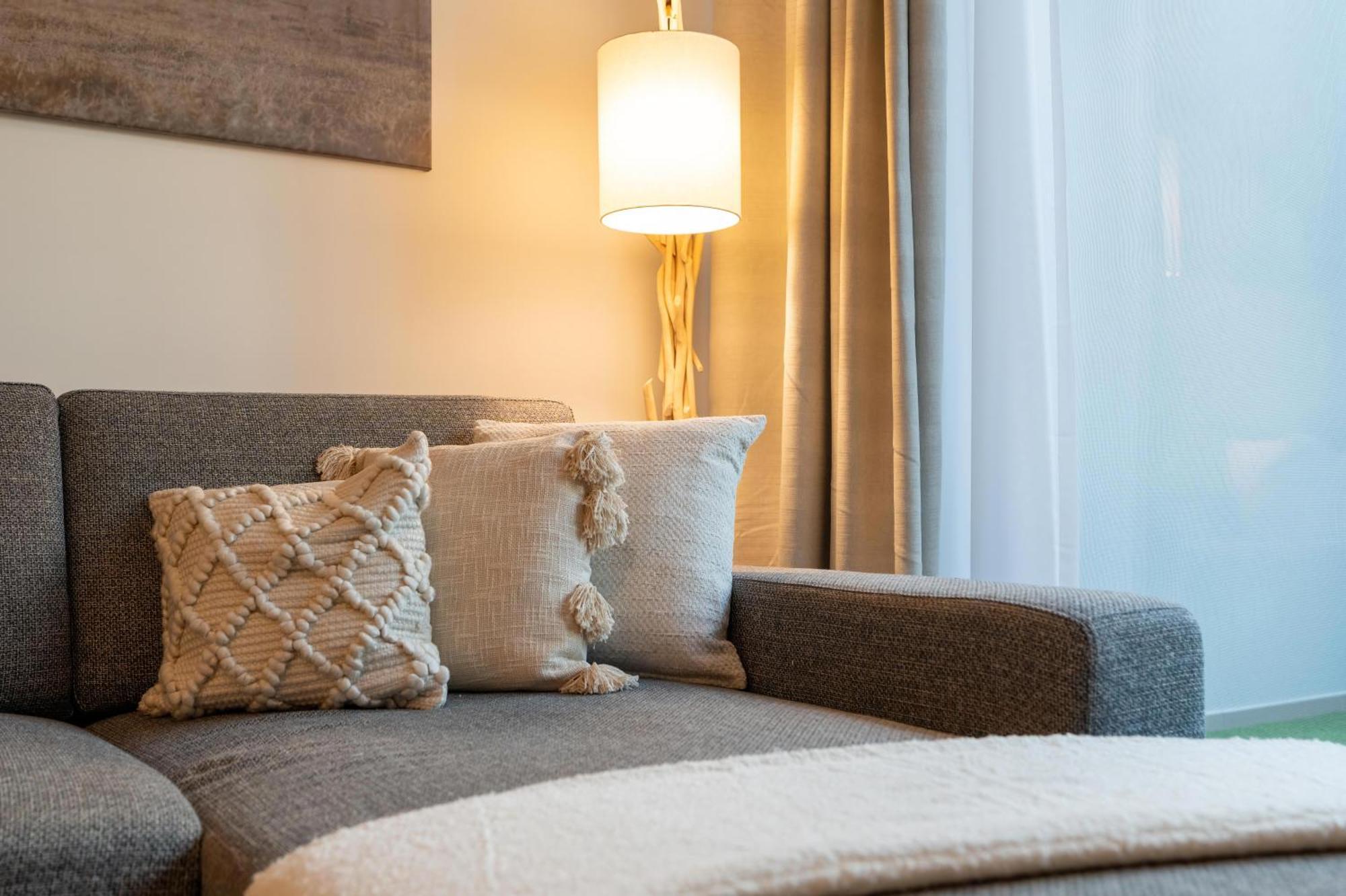 Cozy And Peaceful 2 Bedroom With Private Garden Apartment Dubai